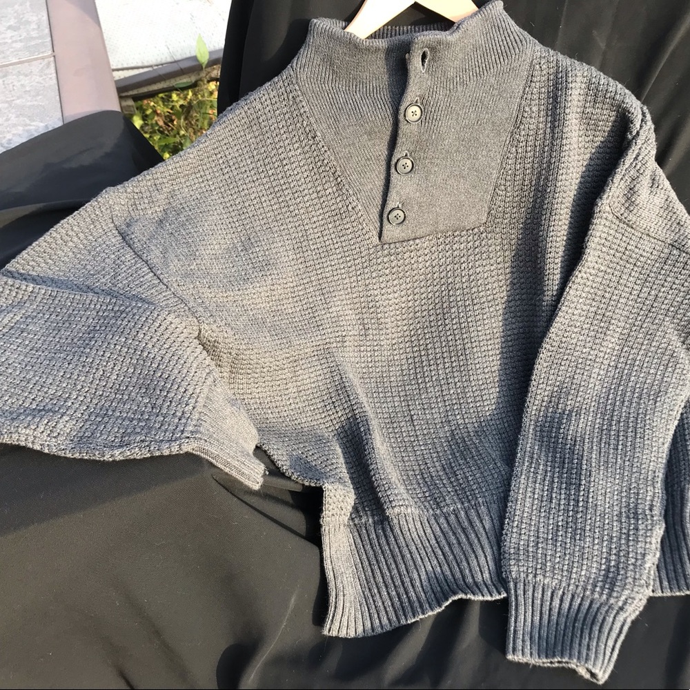 Gap Women’s V-Neck Sweater with Buttons - XL Tall